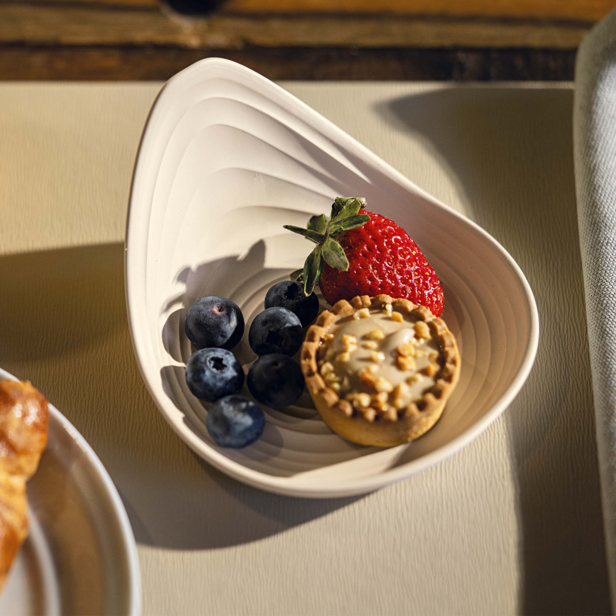 SET OF 2 SNACK DISHES "TIERRA" - Image 2